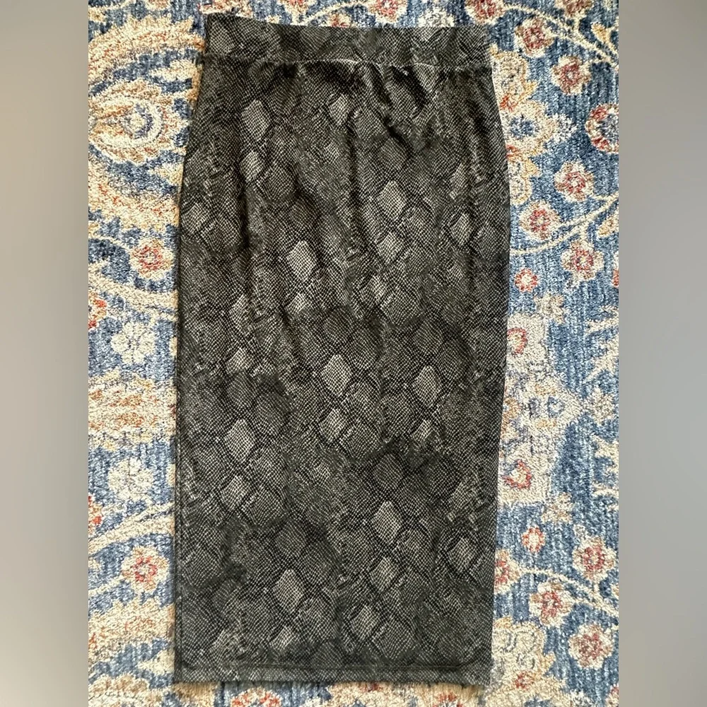 Good American Olive Green Snake Print Pencil Skirt